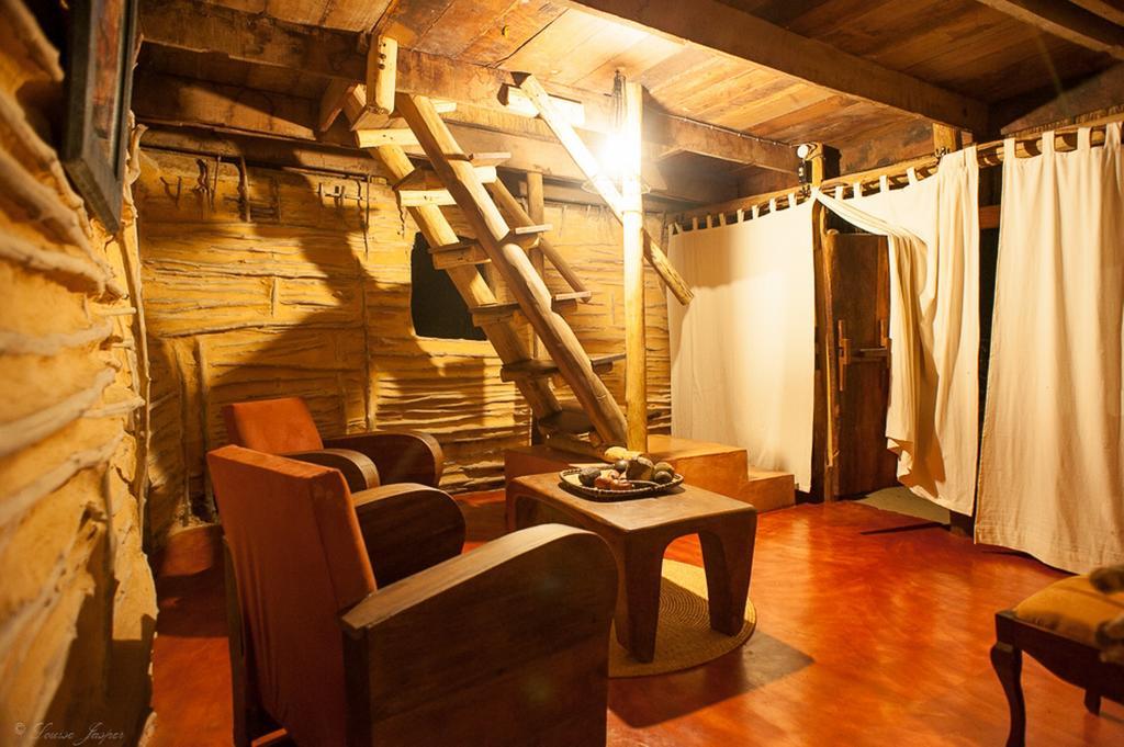 Iharana Bush Camp Hotell Ambondromifehy Exteriör bild